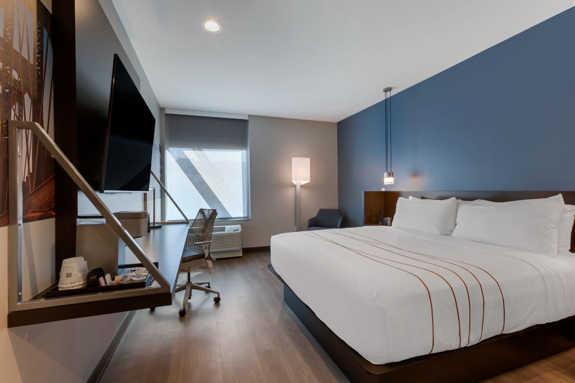 inside of tempe hotel room at vib best western tempe